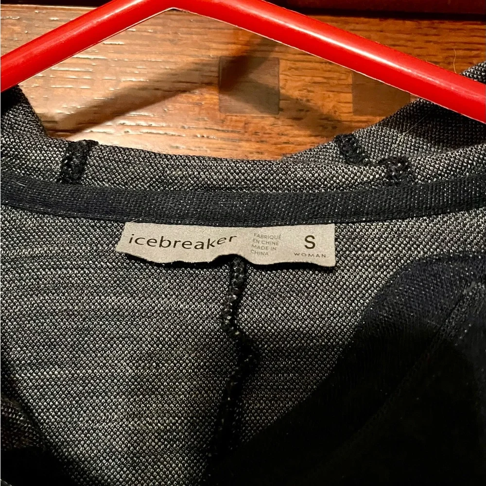 Icebreaker Women's Navy Blue and Red Jacket - Picture 4 of 7